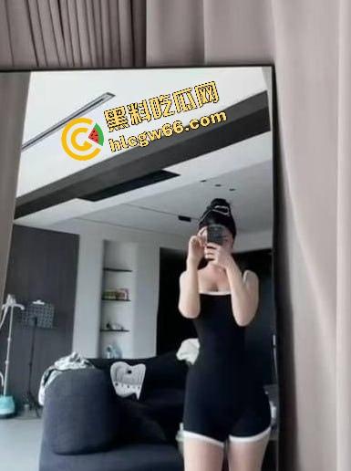 抖音网红『不要拒绝我』露馅了,御姐脸小母狗身材,不雅私拍疯传,粉嫩大奶晃得人想冲!-6