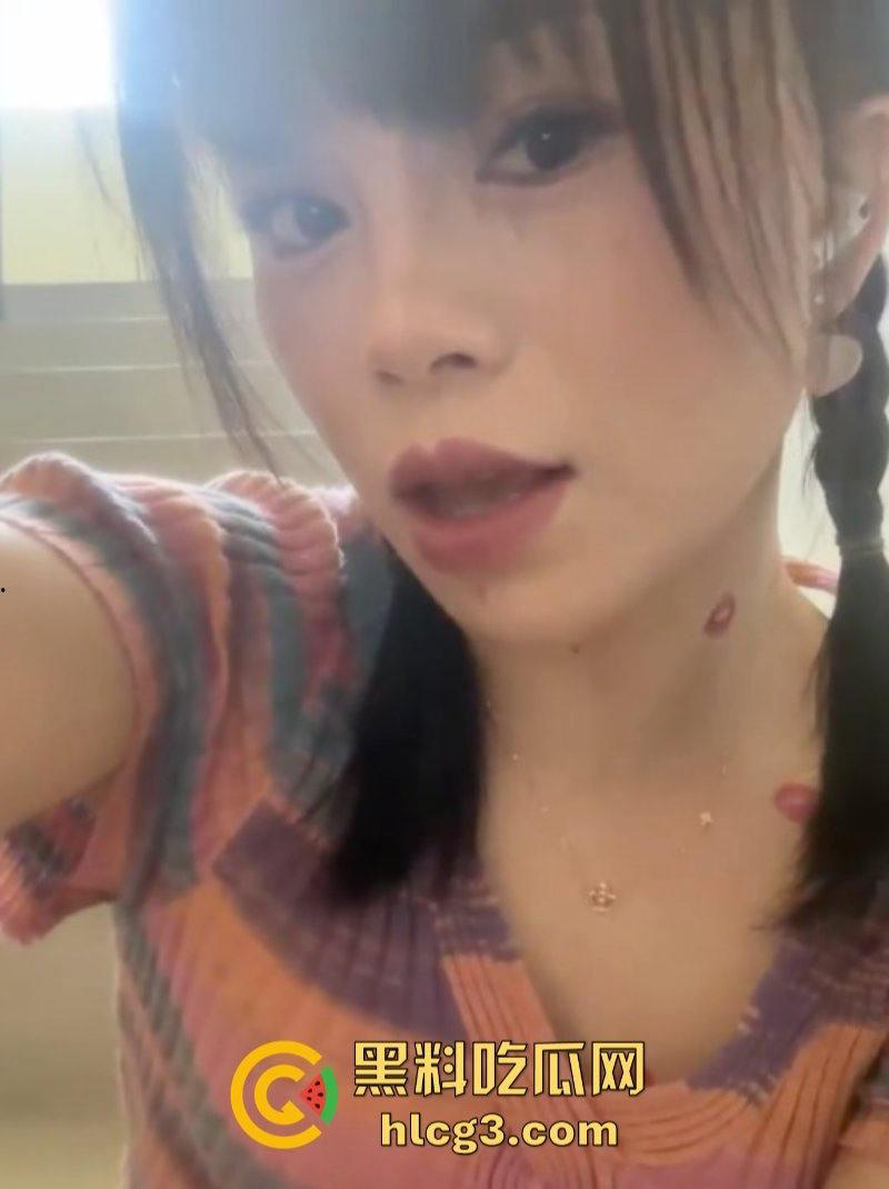 熊猫tv女主播【yoyo】下海 私播各种道具风油精玩弄骚穴满足金主的欲望 还是玩黄色赚钱啊!-2