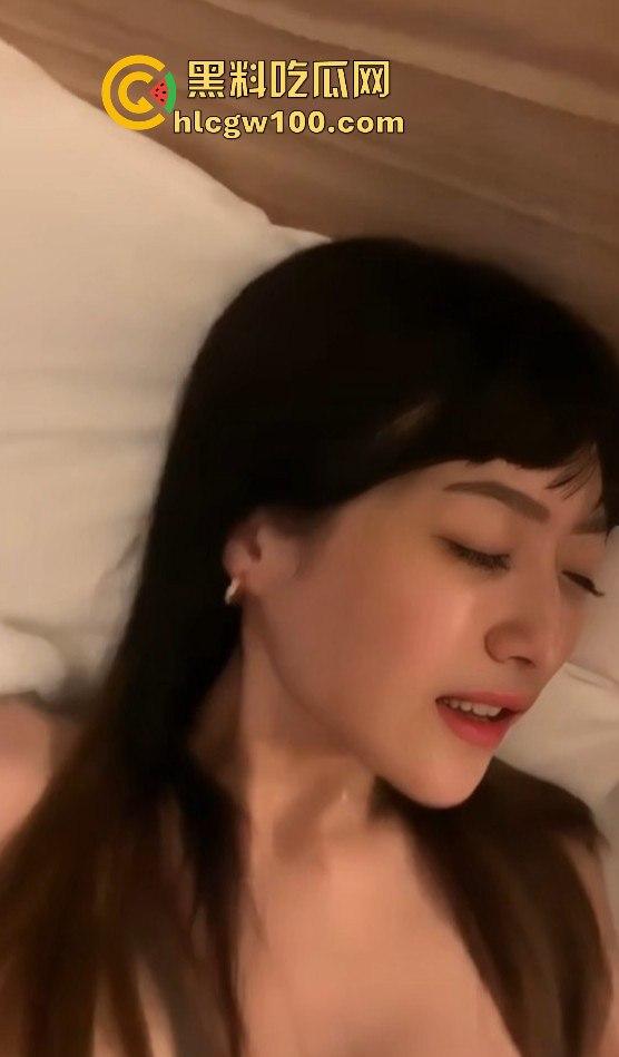 上海大学高颜值大四学姐【顾晓雨】跟富二代约炮视频曝光,娇喘声声红唇微颤,粉嫩吸引眼球。-11