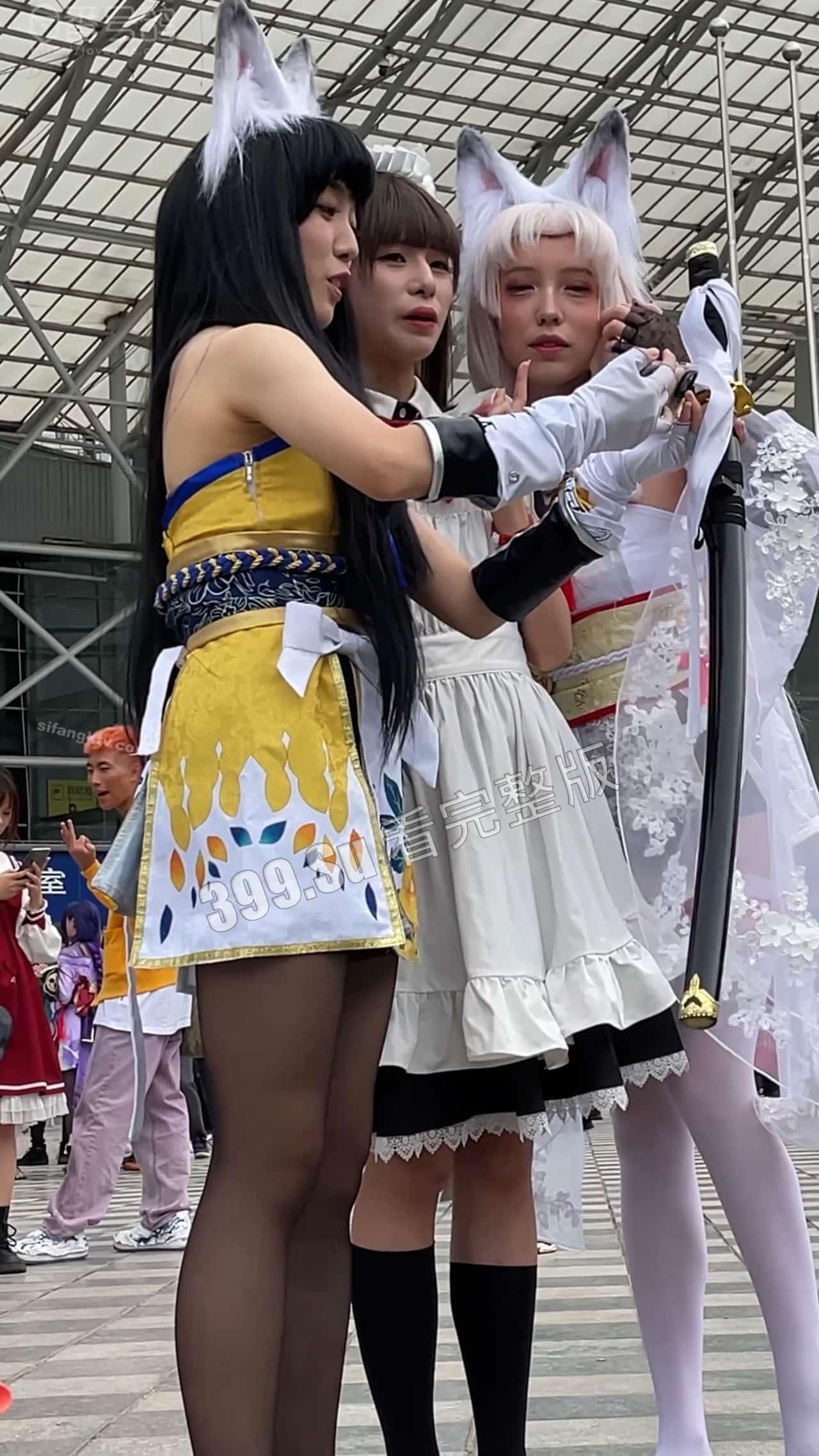 #抖音 #微博 #腥味猫罐 知名COSER腥味猫罐动漫节被偷拍裙底事件-3
