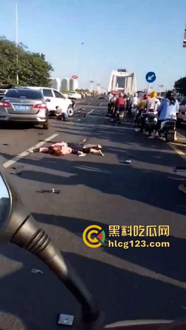 突发事件!6死7伤 湖南株洲芦淞大桥发生一起多车相撞交通事故致!-2
