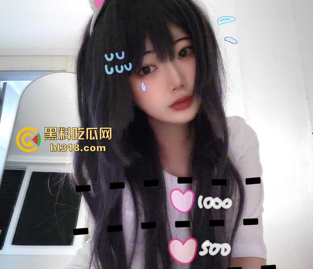 不用脱,要的就是初音未来!极品cosr私房约拍,拍完就地正法淫乱魅魔,镜前无套后入,吐舌头翻白眼极其淫荡!-1