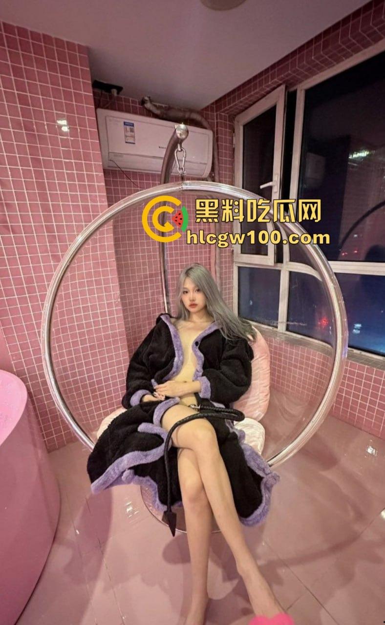 亚文化女友【赵婷】骚到极致,平时正经得像个人脱了衣服直接化身母狗,用跳蛋自慰到白浆直流 真的亚得一批!-2