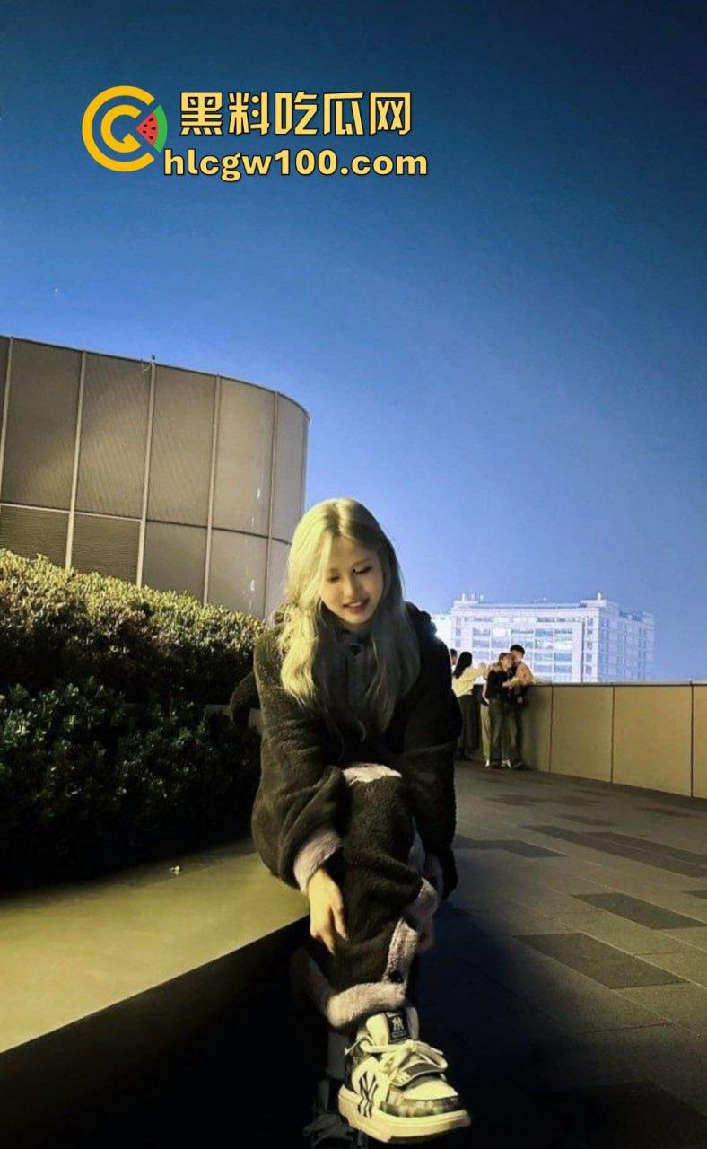 亚文化女友【赵婷】骚到极致,平时正经得像个人脱了衣服直接化身母狗,用跳蛋自慰到白浆直流 真的亚得一批!-6