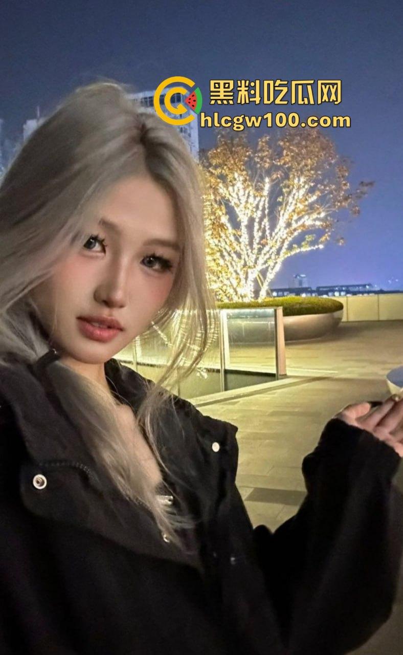 亚文化女友【赵婷】骚到极致,平时正经得像个人脱了衣服直接化身母狗,用跳蛋自慰到白浆直流 真的亚得一批!-12