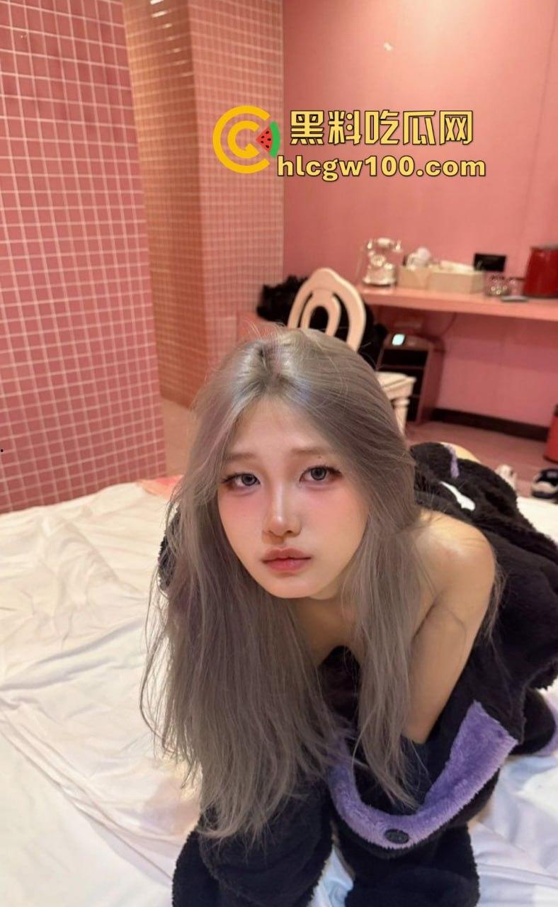 亚文化女友【赵婷】骚到极致,平时正经得像个人脱了衣服直接化身母狗,用跳蛋自慰到白浆直流 真的亚得一批!-17