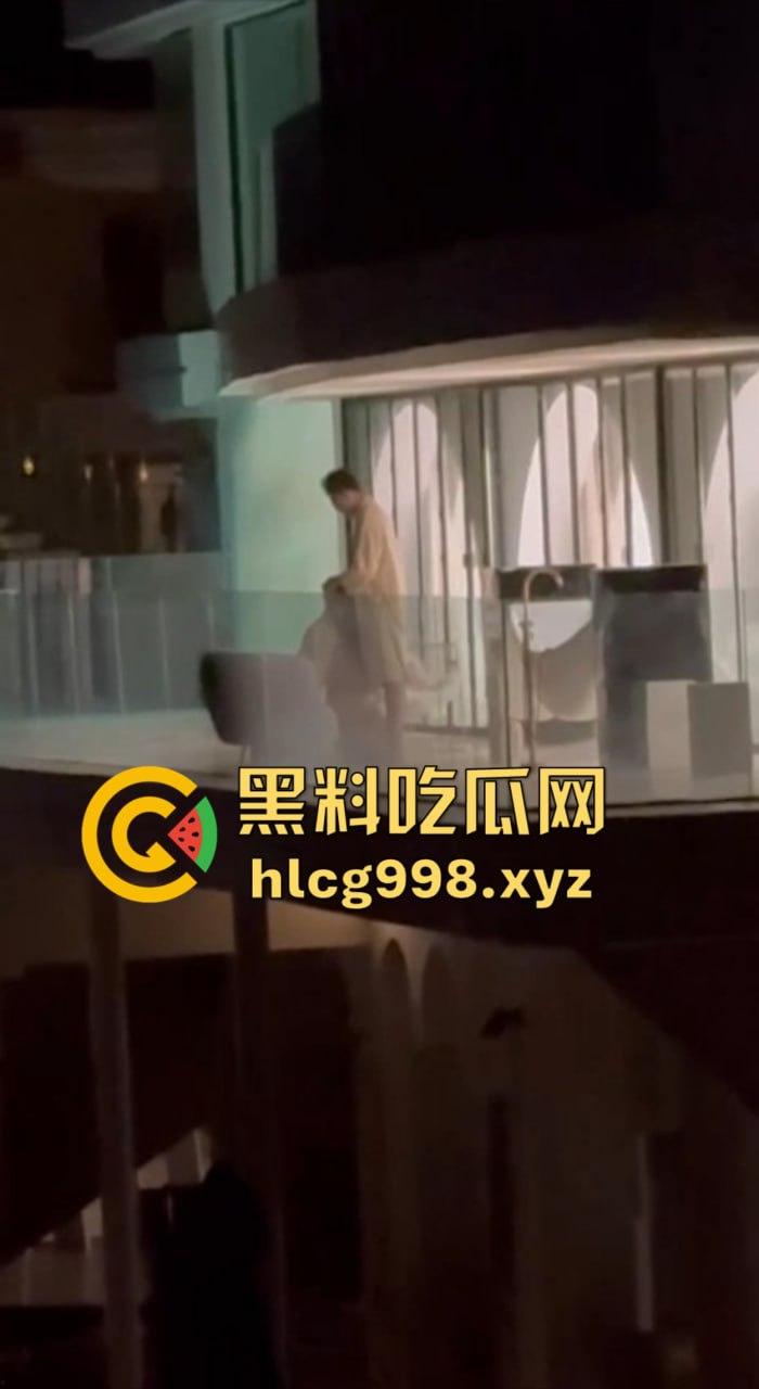 露天阳台大战直播翻车!富豪哥撸了半天没搞定,最后女方靠嘴收场,小姐姐全程无语拍摄!-1