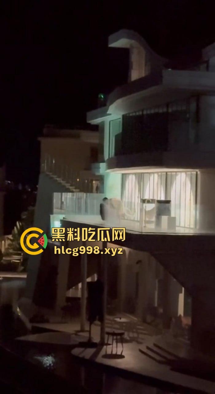 露天阳台大战直播翻车!富豪哥撸了半天没搞定,最后女方靠嘴收场,小姐姐全程无语拍摄!-3