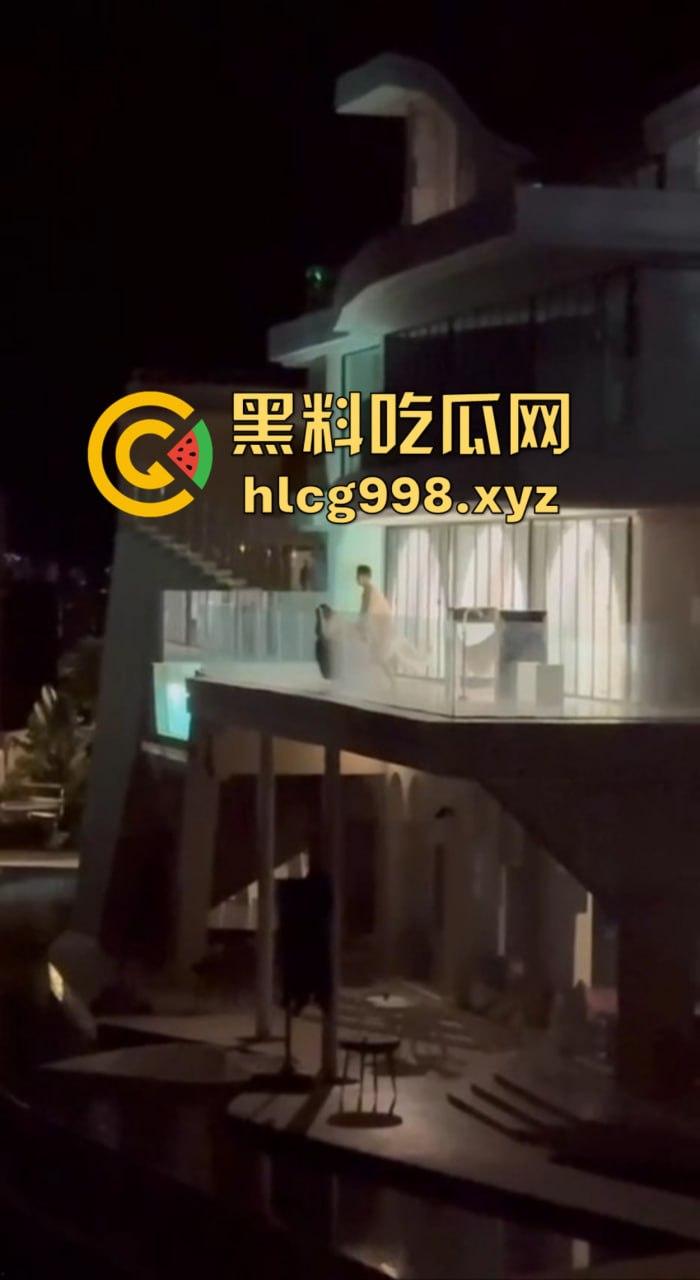 露天阳台大战直播翻车!富豪哥撸了半天没搞定,最后女方靠嘴收场,小姐姐全程无语拍摄!-8