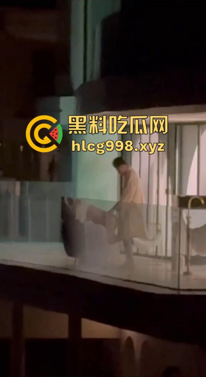 露天阳台大战直播翻车!富豪哥撸了半天没搞定,最后女方靠嘴收场,小姐姐全程无语拍摄!-9