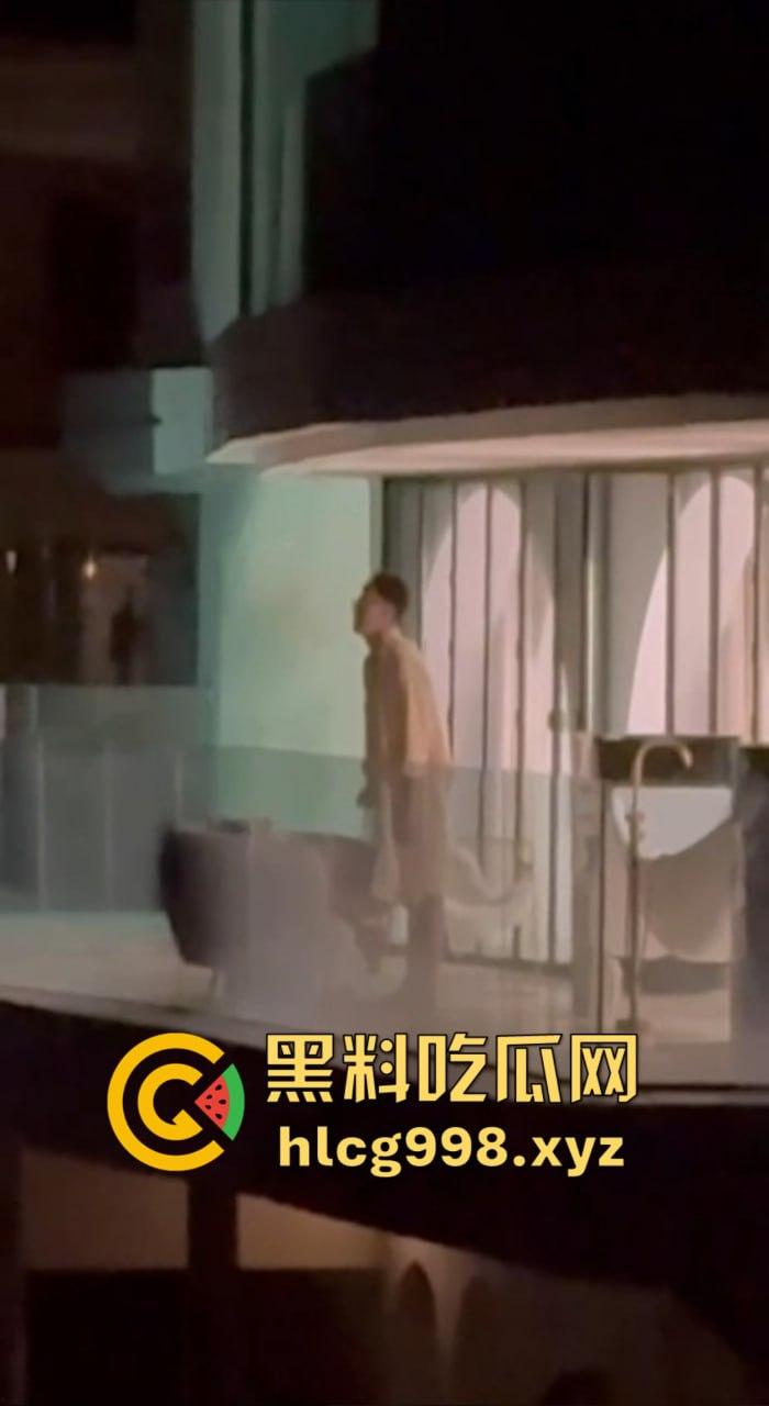 露天阳台大战直播翻车!富豪哥撸了半天没搞定,最后女方靠嘴收场,小姐姐全程无语拍摄!-11
