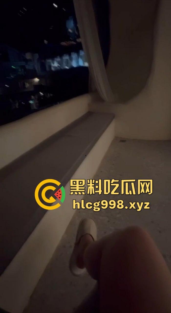 露天阳台大战直播翻车!富豪哥撸了半天没搞定,最后女方靠嘴收场,小姐姐全程无语拍摄!-12