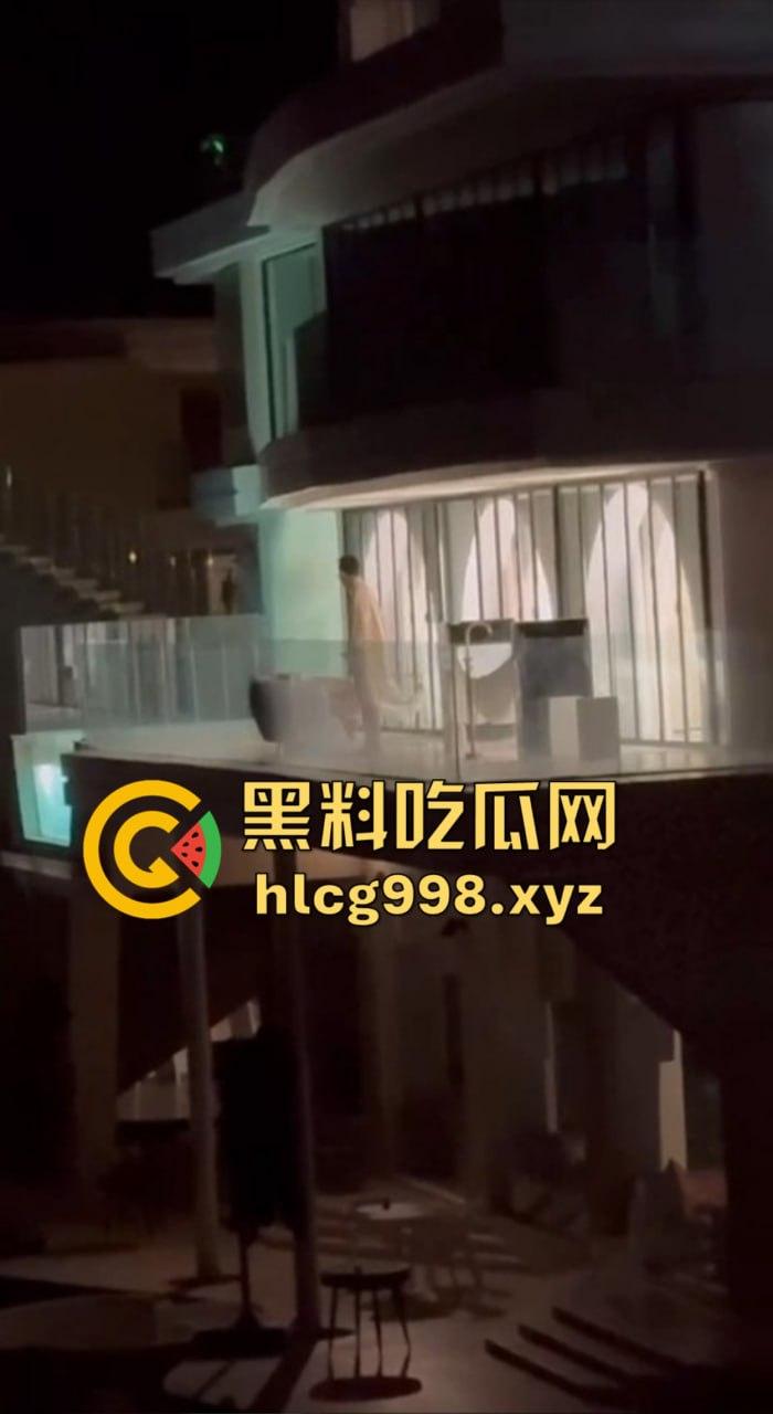 露天阳台大战直播翻车!富豪哥撸了半天没搞定,最后女方靠嘴收场,小姐姐全程无语拍摄!-13