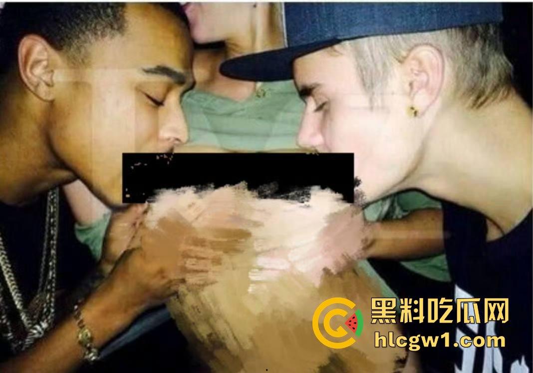 萝莉岛事件持续发酵!【赛琳娜】被曝出席吹牛老爹私人派对,闺蜜偷拍流出,私下玩得飞起!-17