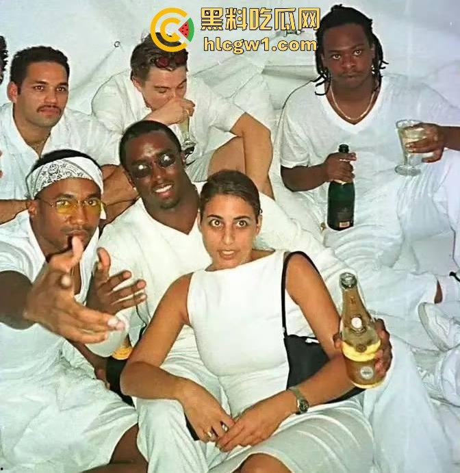 萝莉岛事件持续发酵!【赛琳娜】被曝出席吹牛老爹私人派对,闺蜜偷拍流出,私下玩得飞起!-28