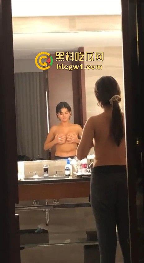 萝莉岛事件持续发酵!【赛琳娜】被曝出席吹牛老爹私人派对,闺蜜偷拍流出,私下玩得飞起!-42