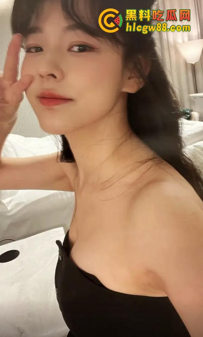 宅男女神『 沫子 』早期和榜一大哥啪啪视频流出，叫床浪到不行，小母狗本性暴露无遗！-10