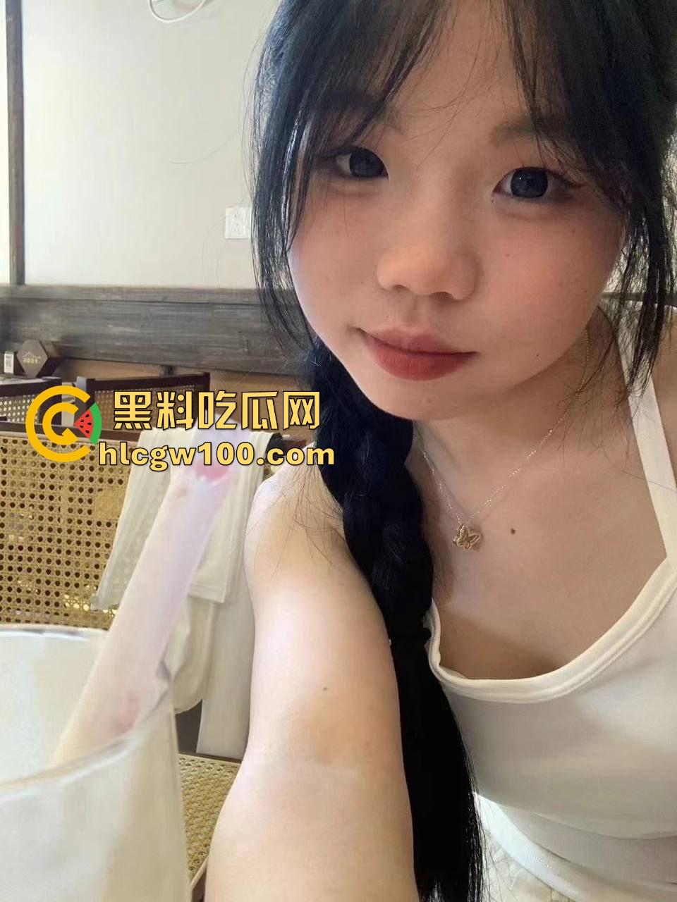 小编推荐!广州大学极品反差少女【吴微】自慰诱惑线下约啪,清纯脸配骚浪身子,真他妈是反差婊中的极品。-4