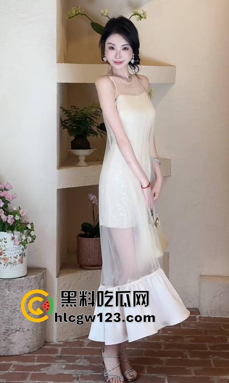 抖音服装界诈骗大神【Sun雅乔】，专坑无知小仙女，表面女神背地富人母狗，各种约炮群p淫荡至极！-5