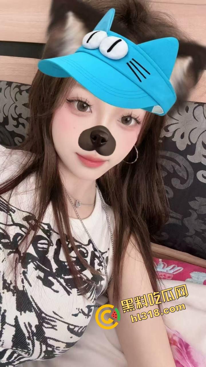 大学生课堂露出,调教到位随时配合,春夏秋冬课上全程听话,露奶露逼随你来,教室啪啪都不是事!-3