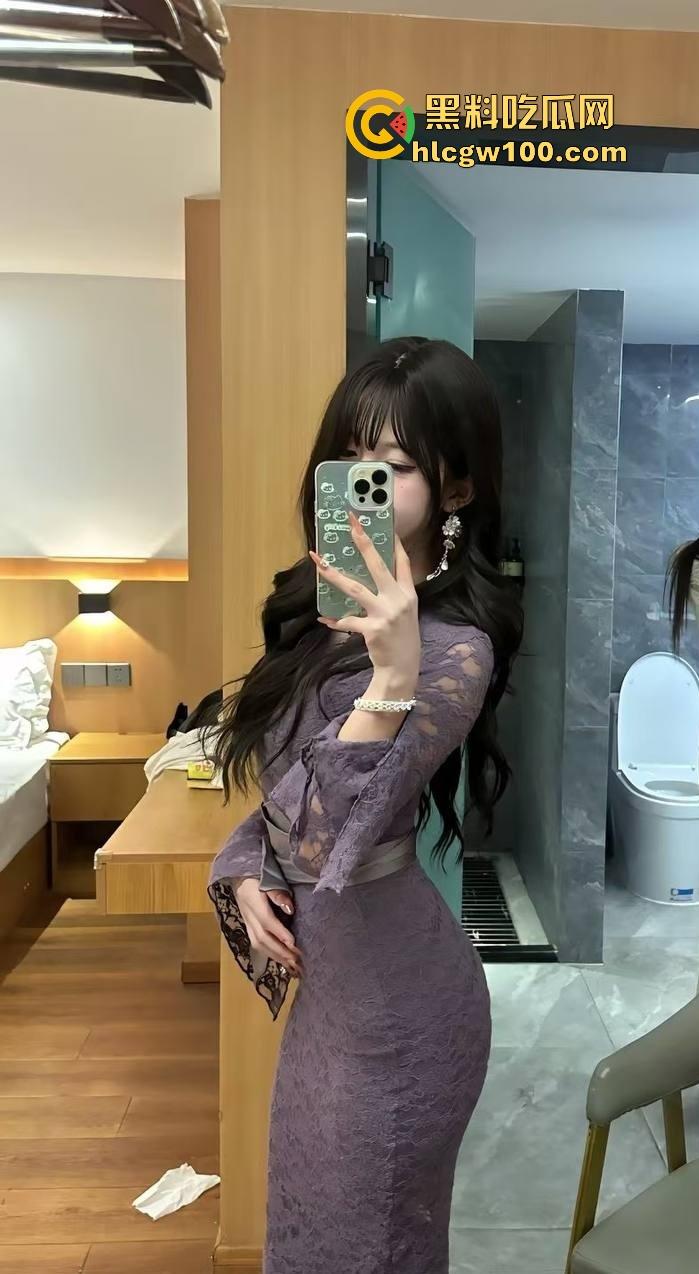 四川宜宾21岁清纯甜妹『 李东兰』深夜反差爆发,宿舍丝袜裹腿抖奶叫主人,还粉粉嫩嫩掰逼拍给你看骚B!-8