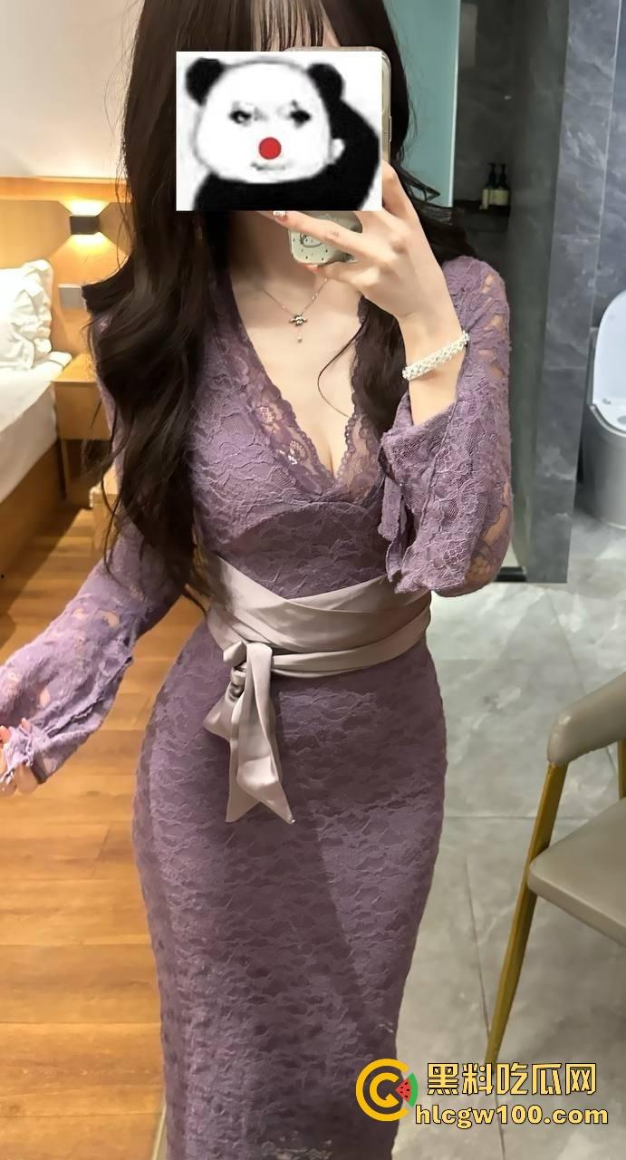 四川宜宾21岁清纯甜妹『 李东兰』深夜反差爆发,宿舍丝袜裹腿抖奶叫主人,还粉粉嫩嫩掰逼拍给你看骚B!-14