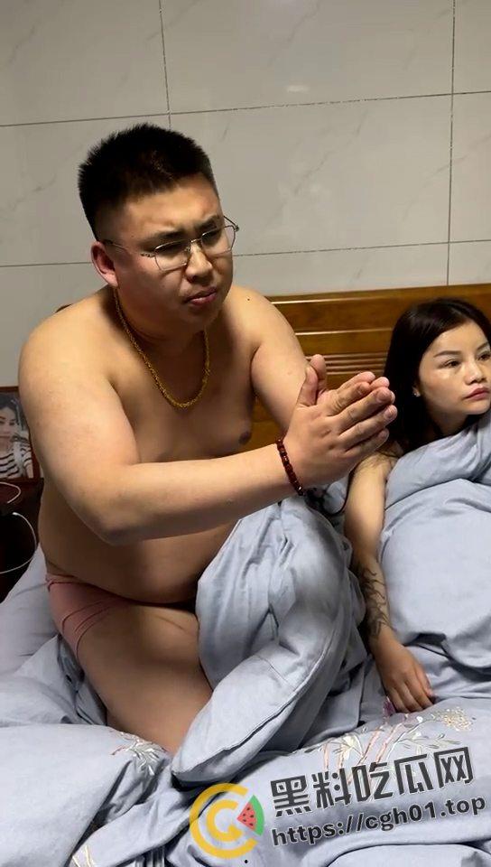 罕见!坐而论道式捉奸 丈夫带人捉奸淫妇 被小三讲道理 哥们佛学院毕业的吧-5