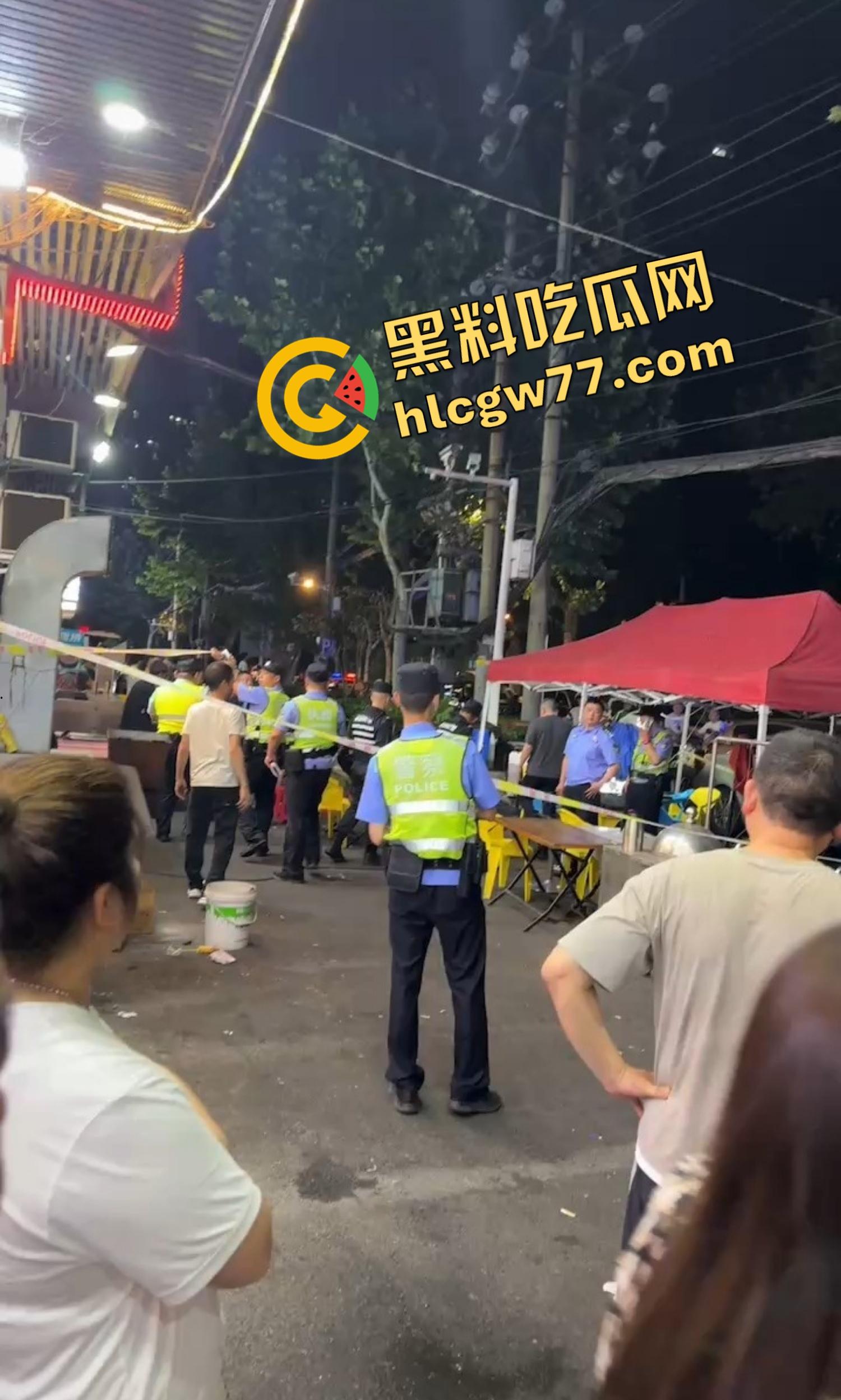 武汉汉正街深夜烧烤摊突发连环枪击案,四声枪响瞬间两人爆头一人穿胸,哥们哪来的枪?-16