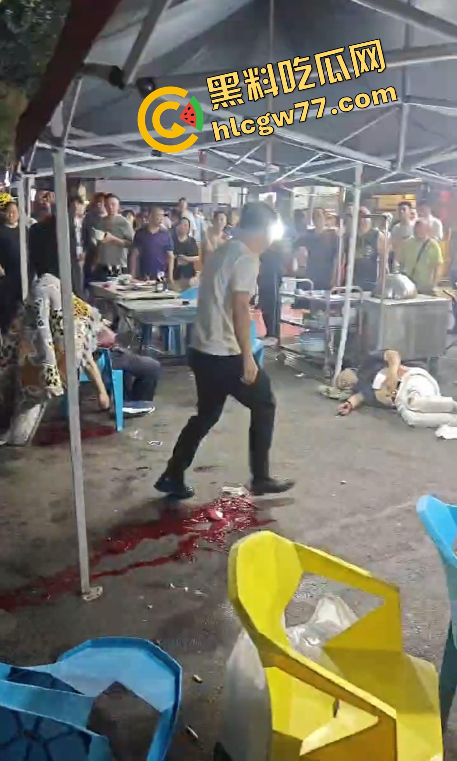 武汉汉正街深夜烧烤摊突发连环枪击案,四声枪响瞬间两人爆头一人穿胸,哥们哪来的枪?-27