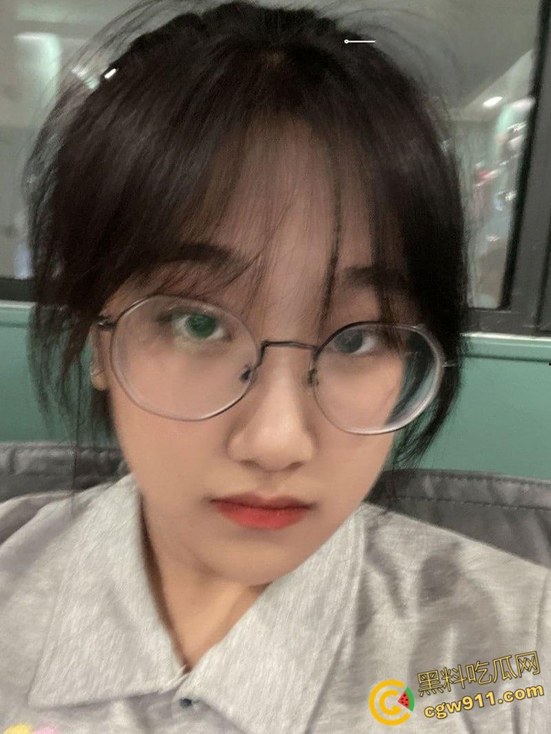 山东科技大学【朱玲慧】, 不雅视频被前男友曝光,清纯校花沦为索精母犬,狗链栓脖狂吞主人生殖器!-2