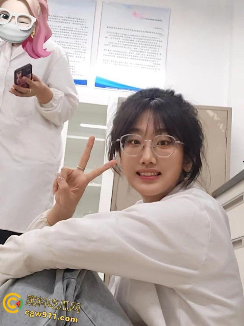 山东科技大学【朱玲慧】, 不雅视频被前男友曝光,清纯校花沦为索精母犬,狗链栓脖狂吞主人生殖器!-3