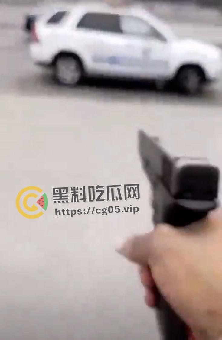 紧急!厄瓜多尔整个国家进入“国内武装冲突”状态,监狱沦陷 电视台绑架 当众火烧人 混乱不堪-2