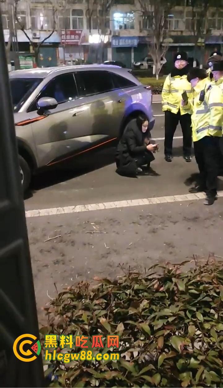 烟台栖霞上演女版无间道,酒驾女司机撞树后跑路 召唤闺蜜上演教科书级顶包戏码 交警这是真·好闺蜜!-1