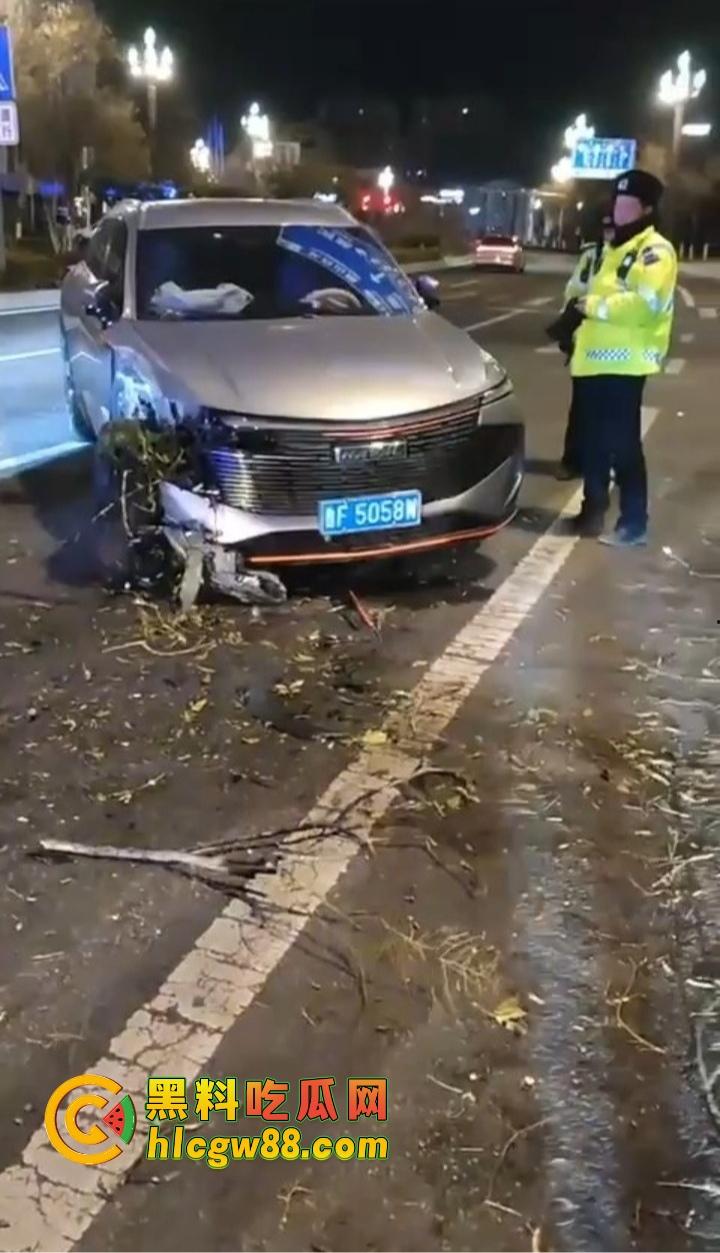 烟台栖霞上演女版无间道,酒驾女司机撞树后跑路 召唤闺蜜上演教科书级顶包戏码 交警这是真·好闺蜜!-7