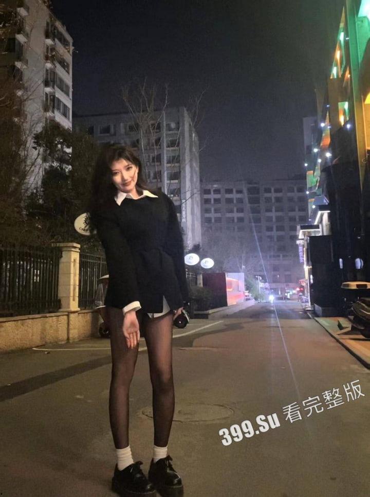 西安极品反差婊 林美鑫 一个月三万包养费 口活技术非常nice 物超所值的小骚逼 与金主性爱视频流出-6