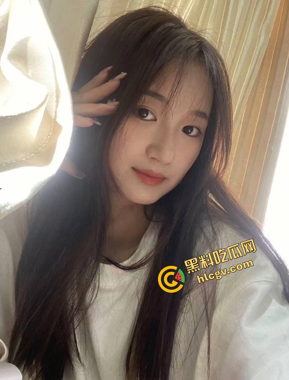 瓜友独家投稿曝光:重庆轻工职业学院反差婊『陈思怡』约炮金主大哥 开房爆操 惨遭流出！-4