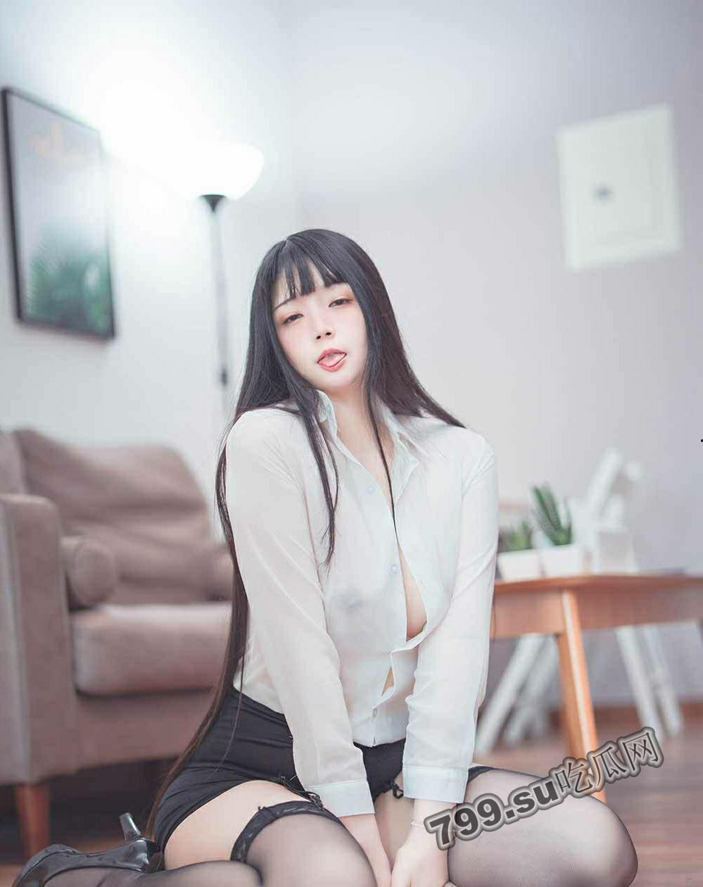 推特二次元卡哇伊 COSER 极品女神反差妹「落落 Raku」原版私拍视图-5