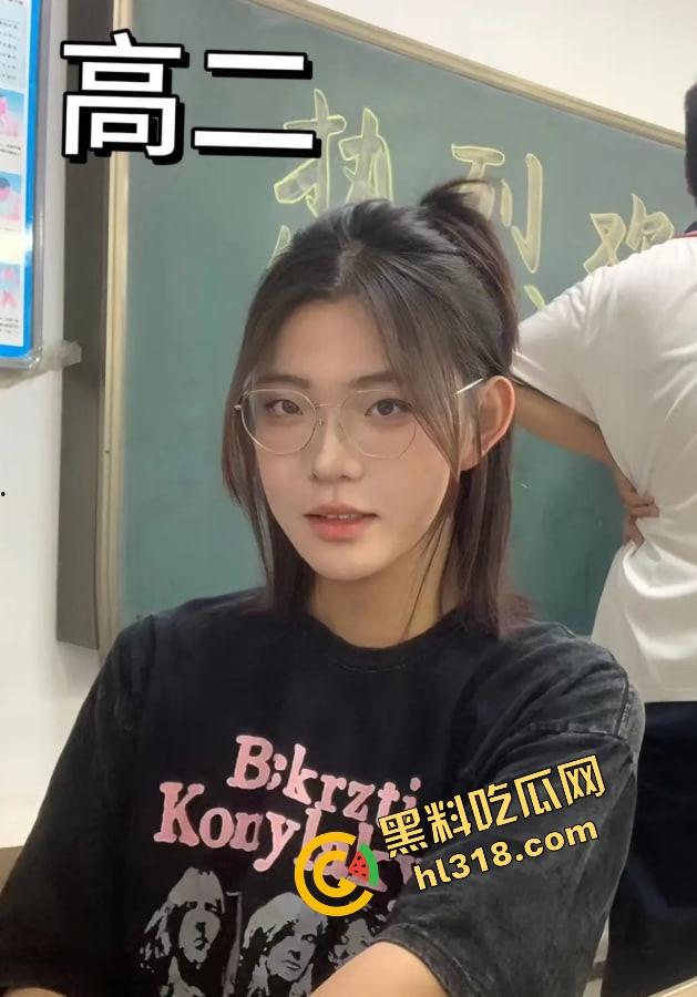 这不比红姐强百倍?抖音高颜女神『刘三好』站街卖身视频流出,极品身材竟然是男儿身,粉丝破大防!-6