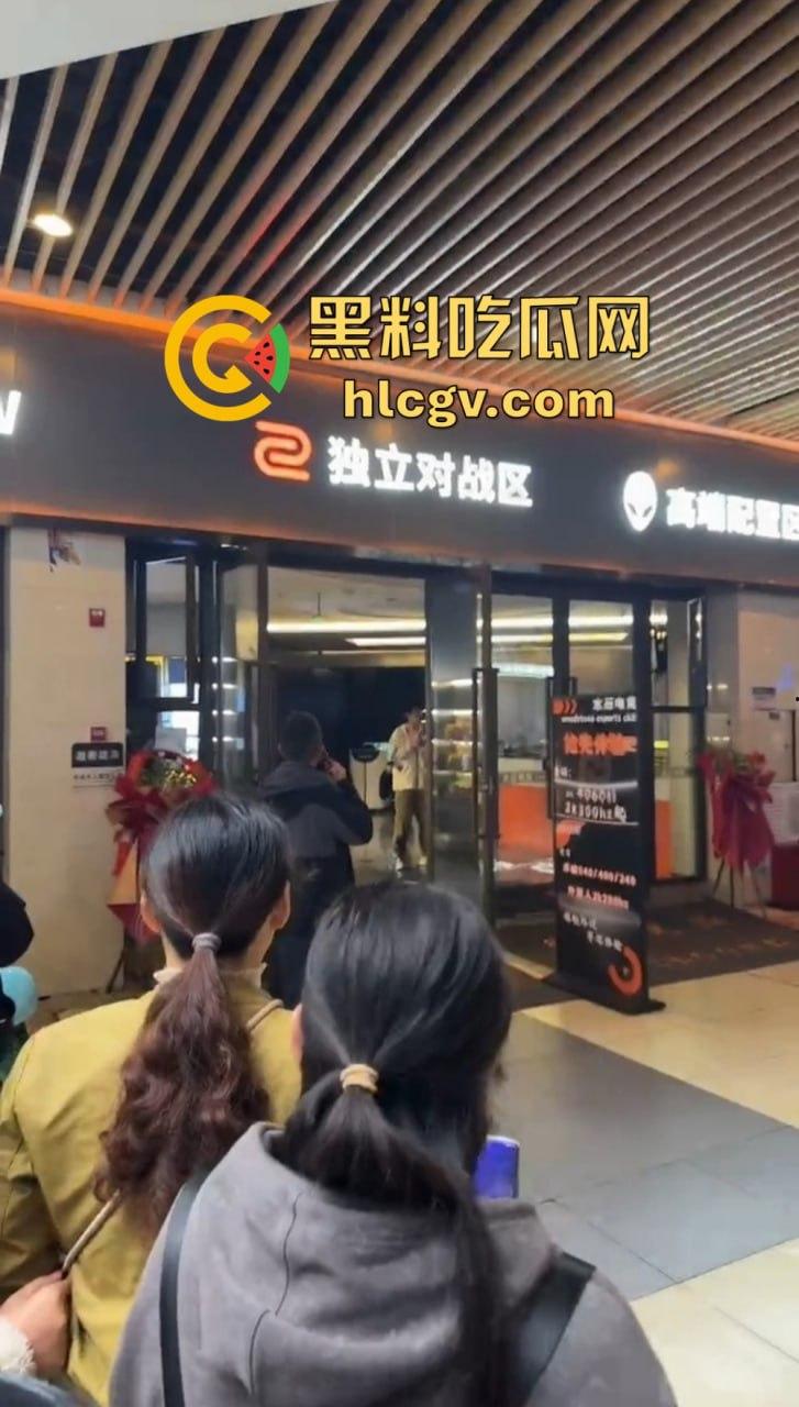 四川郫县00后小伙讨薪变命案!怒捅中介老师后自割脖子,十几刀下去仍然下不去手!-12