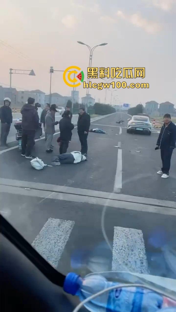 周西公路发生车祸,小米SU7撞倒三名上学孩子,公务员车主拘留仅一个月,家里关系硬就是可以为所欲为!-6