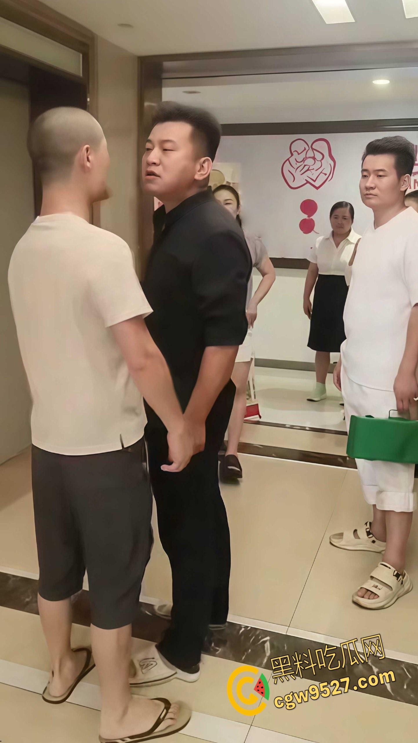 湖南某母婴培训机构,押金纠纷多人围堵事件,学员丈夫怒斥黑心机构,欺诈消费者权益!-6