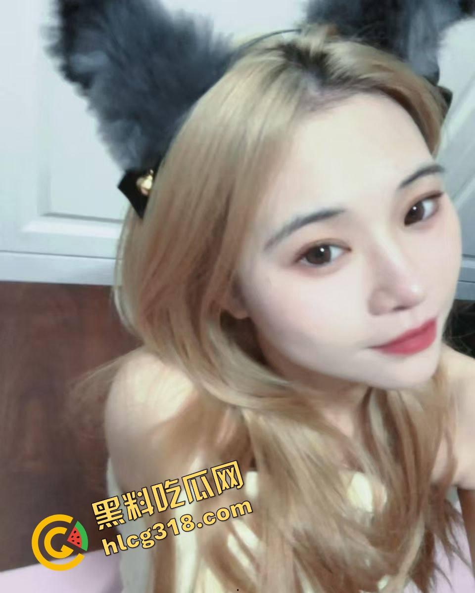 就好这口,逼水被打出来的母狗最带感,不叫不哭只会喷水,抽一鞭就高潮,SM玩成了喷泉表演!-2