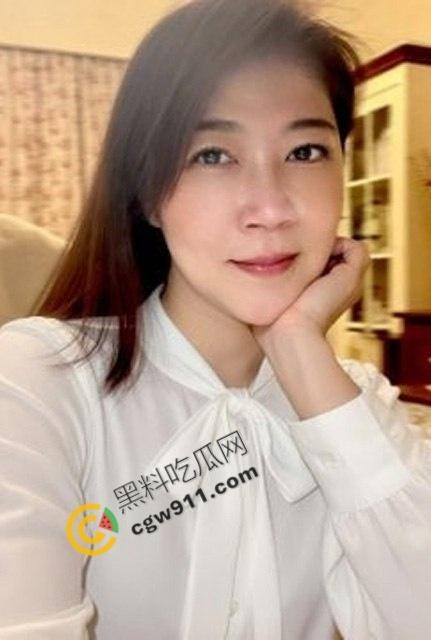 海角大神强上醉酒的妈妈!北京老哥语音通话指导我操老妈,刺激到老妈流水很多-1