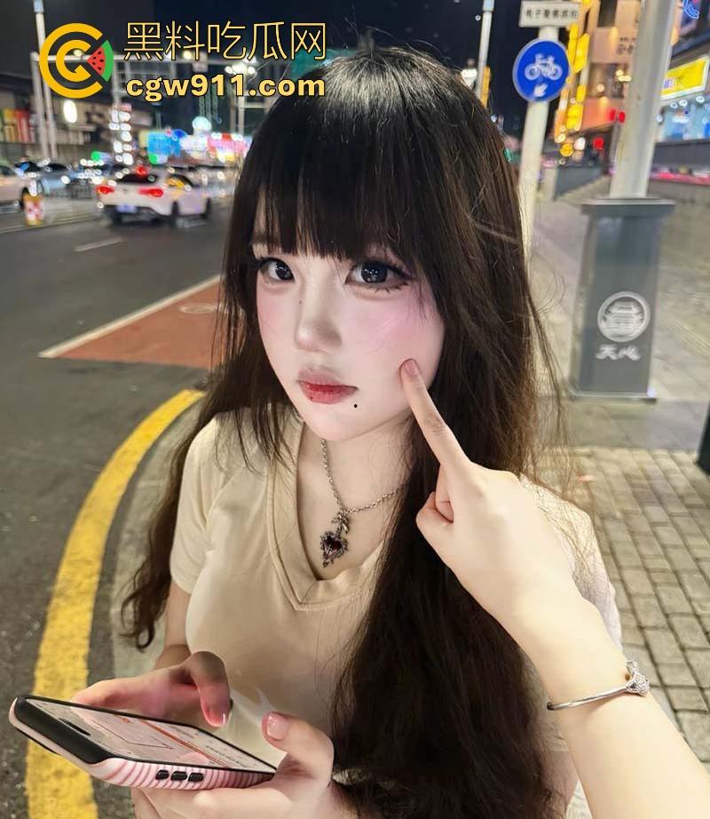 把嘴巴当逼操！湖南长沙小情侣玩转口交，各种姿势花式做爱，有b都不操就喜欢小嘴巴，妹子都跪地求饶！-4