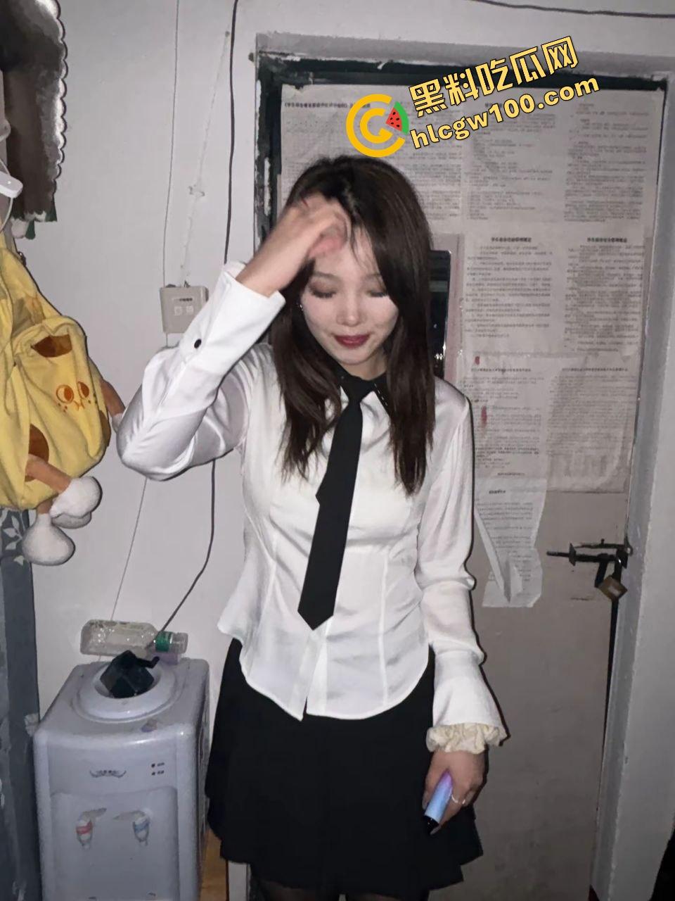 山西工程职业反差婊骚鸡【林依婷】高中破处母狗出师，深喉口爆渔网袜极致夹吸鸡巴！独家曝光流出！-3