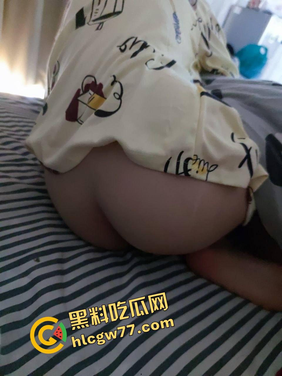 陕西西安交通大学『陈珂』被前男友爆料形象全靠演，做爱自拍舔屌求操，小逼黑得像煤球！-10