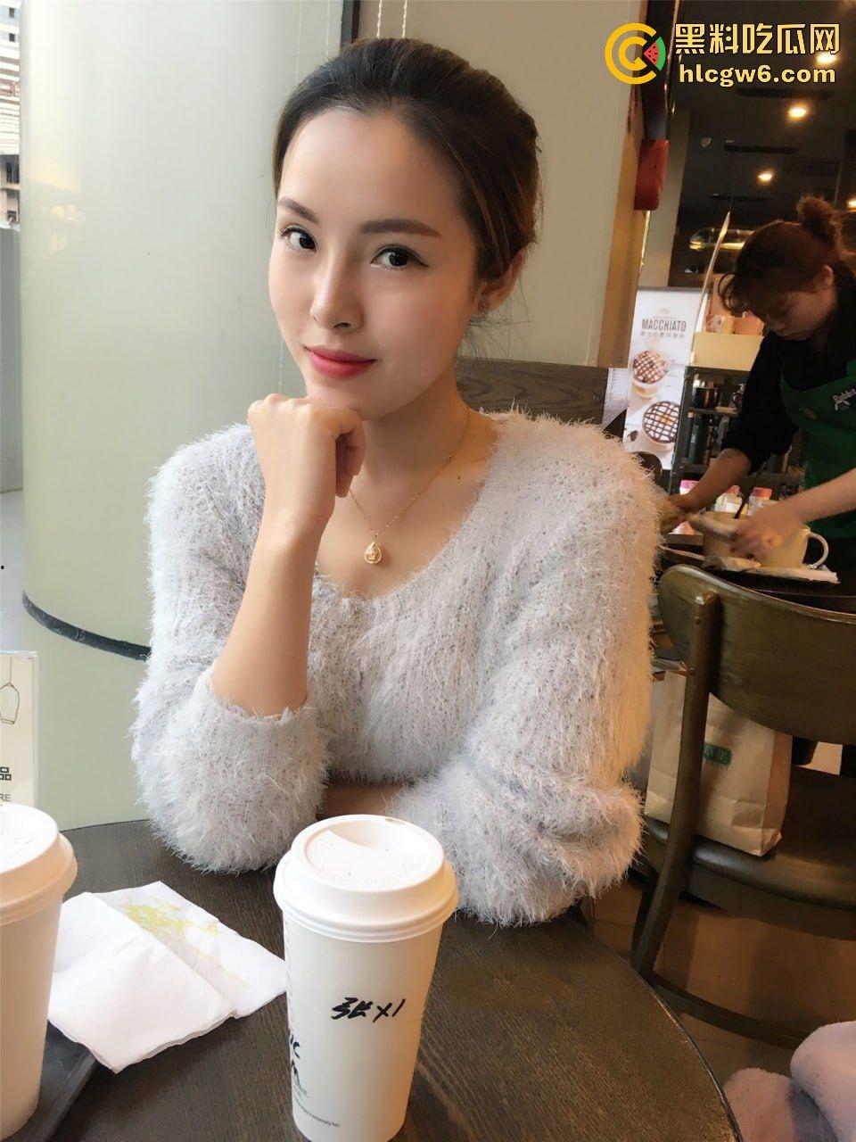 四川骚少妇【林微】与情人在医院病房调情打炮 经小穴治疗明天就能出院!-4