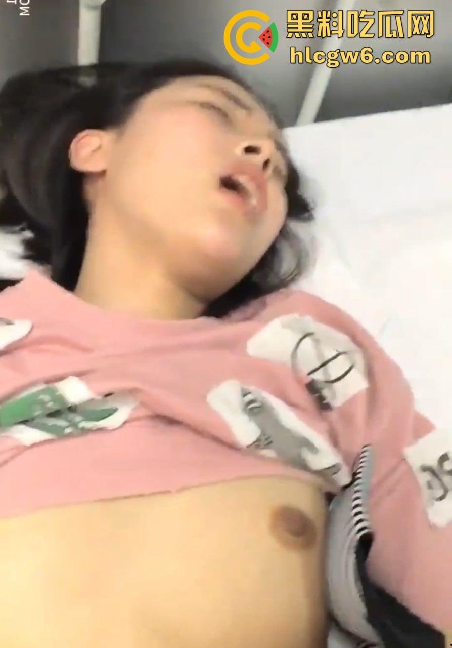 四川骚少妇【林微】与情人在医院病房调情打炮 经小穴治疗明天就能出院!-9