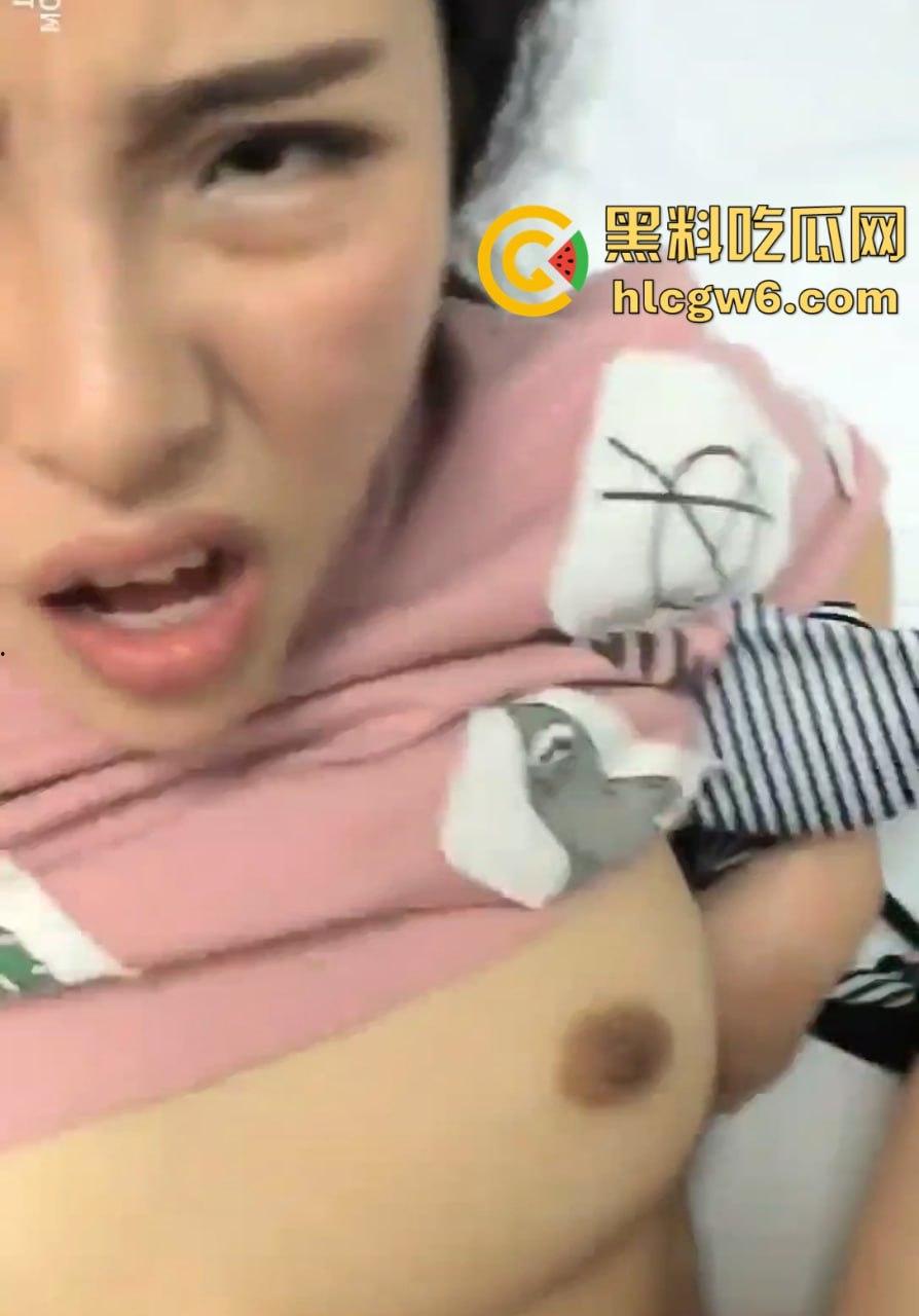 四川骚少妇【林微】与情人在医院病房调情打炮 经小穴治疗明天就能出院!-11