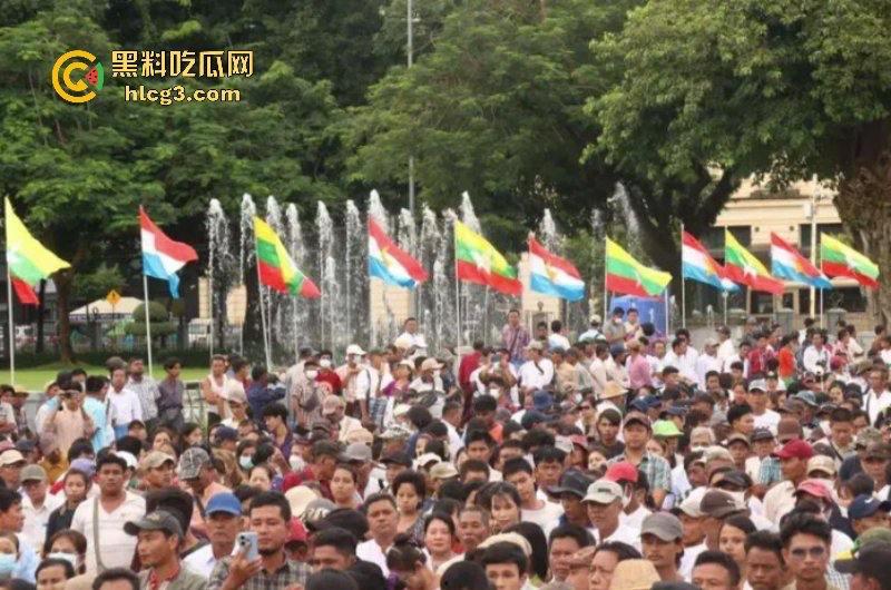 这是道德的沦丧还是人性的扭曲!缅军对贵概平民地带发生空袭 仰光和内比都爆发对腊戌战事的抗议!-11